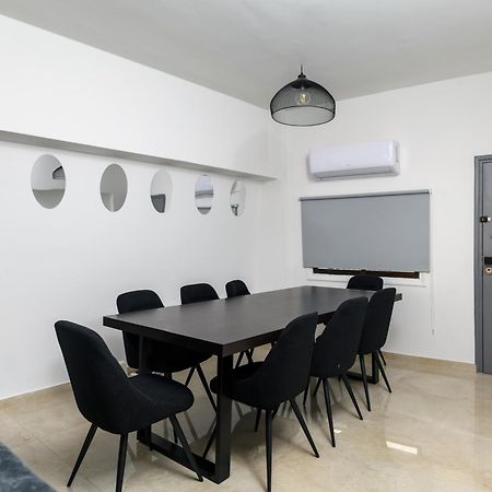 Ollies 3 Bedroom Apartment 라르나카 외부 사진